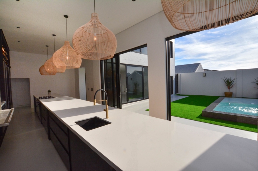 6 Bedroom Property for Sale in Yzerfontein Western Cape